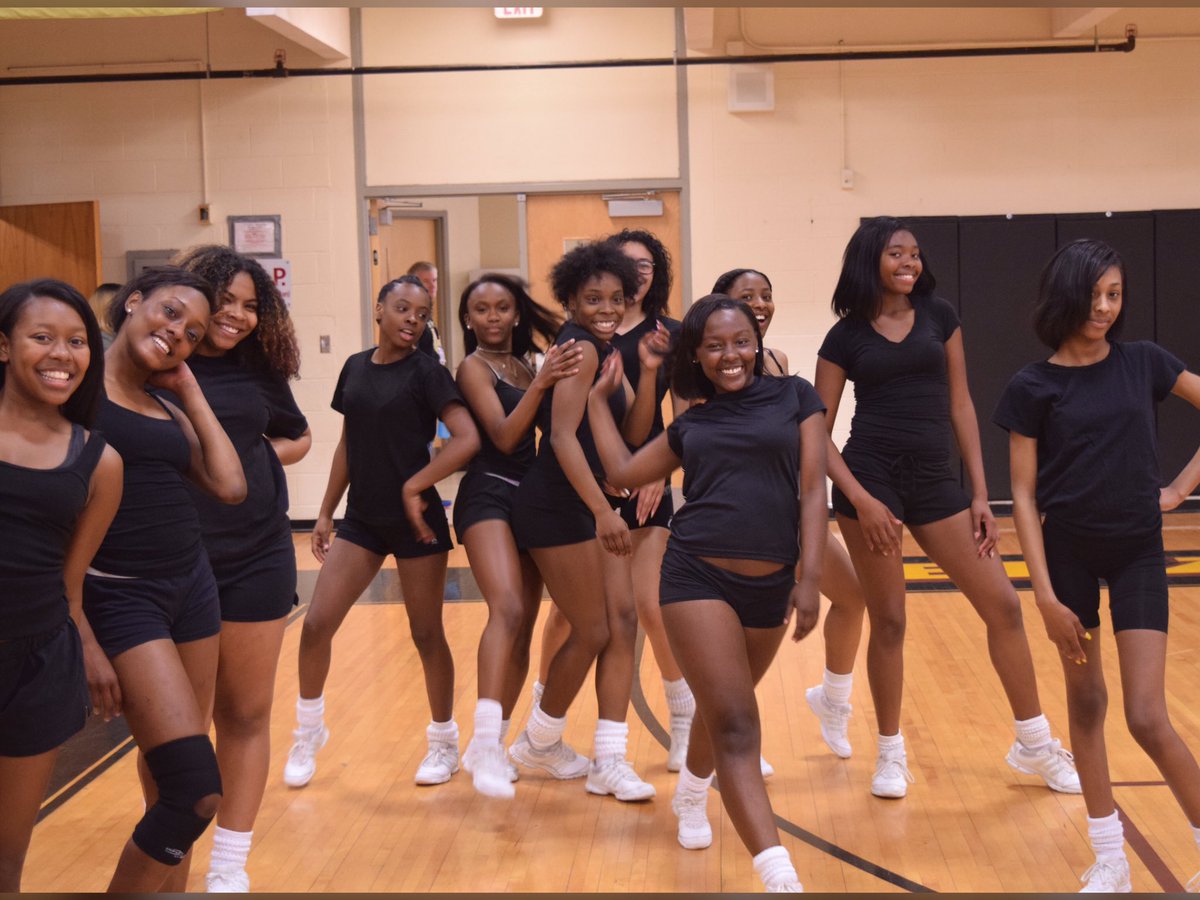 The HUHS Cold Gold Cheerleading Squad performed during the "Future Rams" events! #RamTough