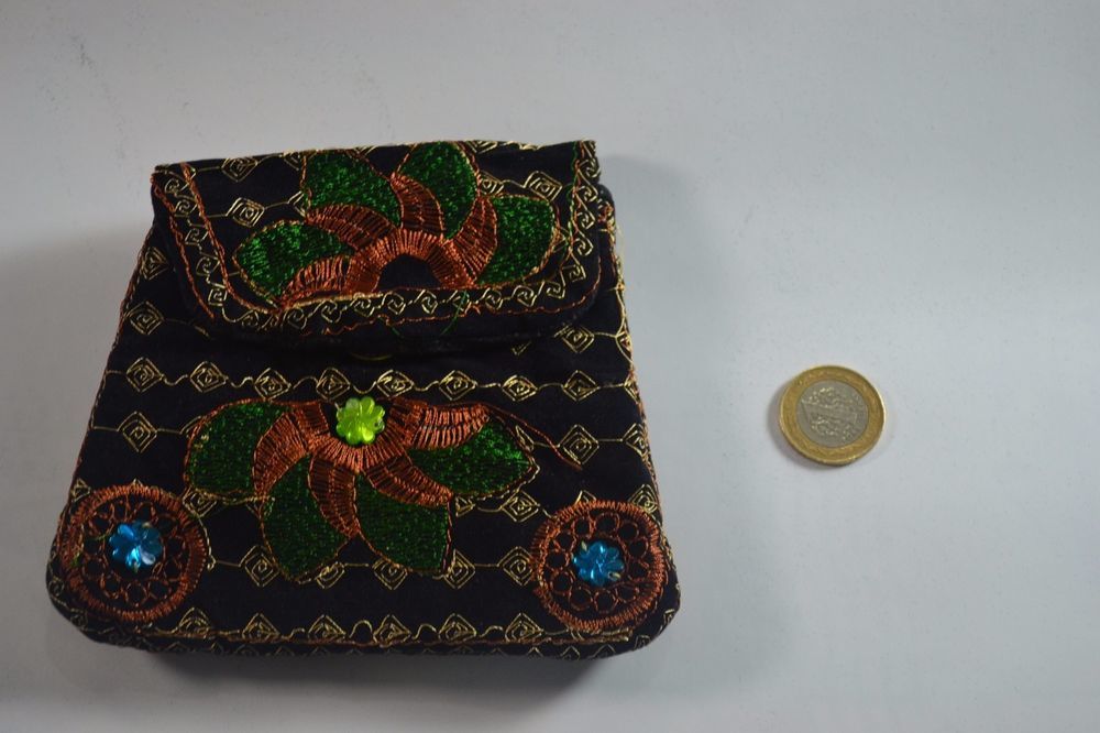 sonathclothinfo's tweet photo. https://t.co/4olAnlxoLJ #ebay #vintage #design #exotic https://t.co/AzRw22cM2Y