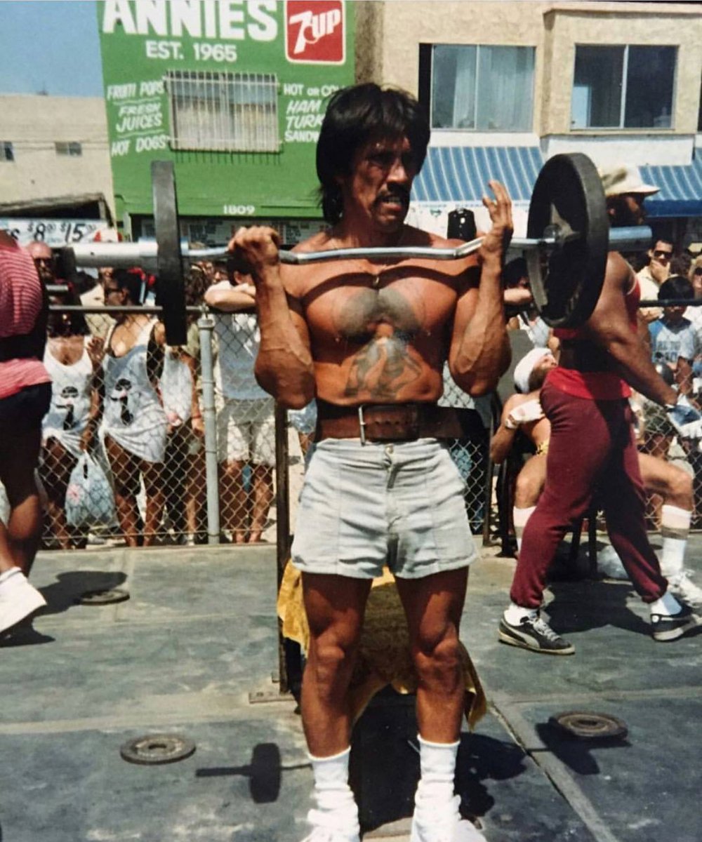 #TBT 1995 at Muscle Beach 💪🏾 https://t.co/iOlwgOD4VI