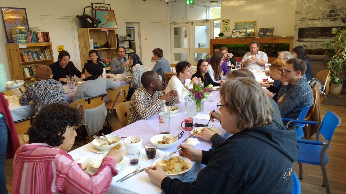 ONSelwerd's tweet photo. Vandaag meegedaan aan bijzondere film over eten. Hard werken hoor! @WijkbedrSelwerd https://t.co/5Pllq2kxbE