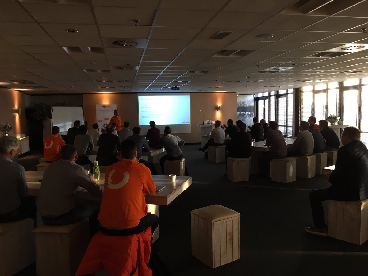 Awesome to see such a turnup for #SalesforceDX by <a href="/JorritDroogsma/">Jorrit Droogsma</a> at the Netherlands #SalesforceDevs meetup!