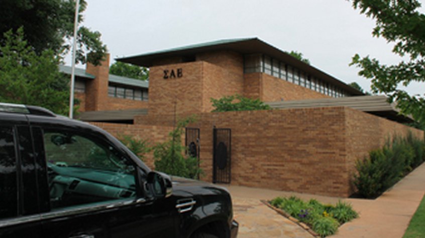 totalfratmove's tweet image. OU Hosting Exclusive Workshops For Greek Students To “Unlearn” Racism: totalfratmove.com/ou-unlearning-…