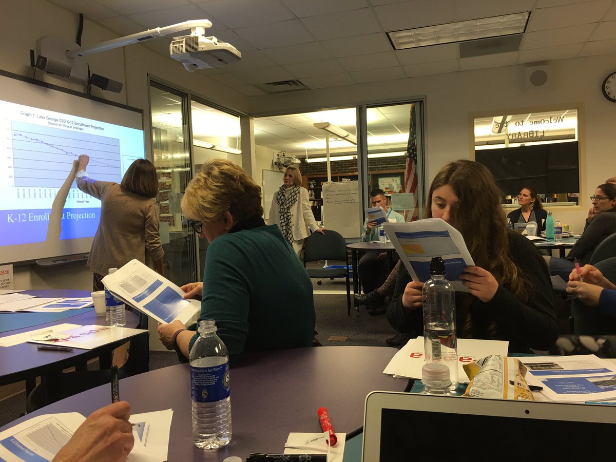 Lynne_Rutnik's tweet image. 🎯LGCSD starts the Strategic Planning Process:collaborating with CASDA #missionvisionvalues