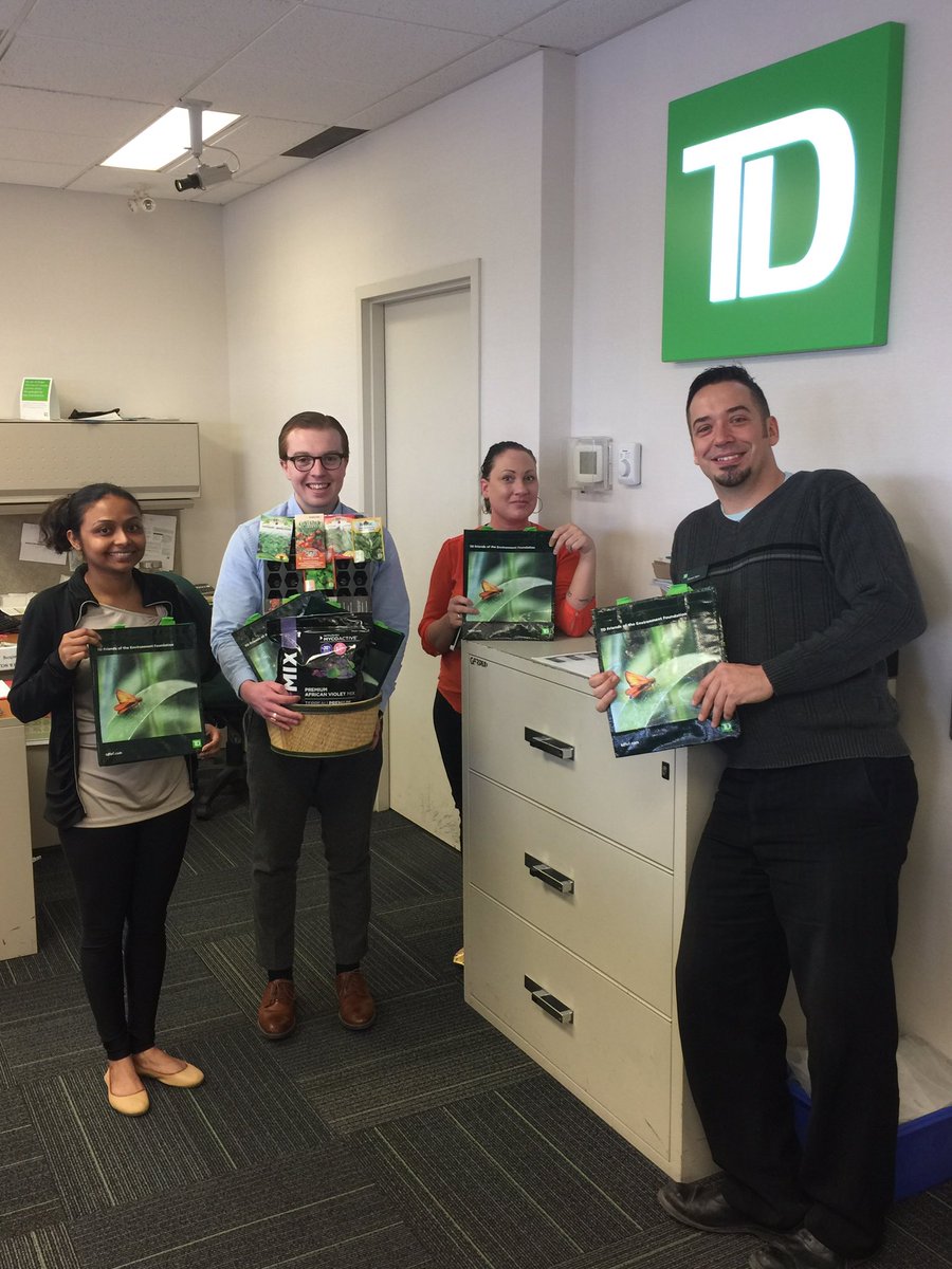TD Beddington branch kick off FEF with 12 AMD (and counting) on the first day! @BrianGervais_TD @RussAnderson_TD @TDFEF #TDCommonground