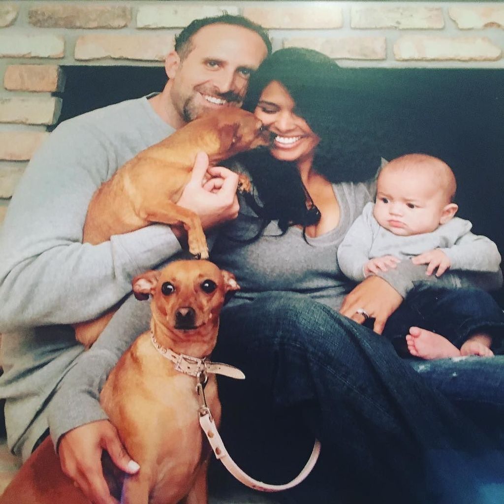 johannagomeztv's tweet photo. #tbt to when we were overwhelmed with one kid. πβ€οΈ#Z #threez's #mypoordogs https://t.co/fiG3KdACh1