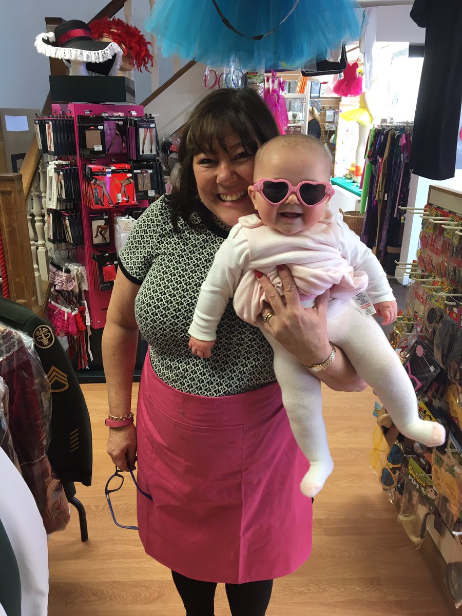 Must be sunny in Nunny! Daisy shop visitor future dancer @JoCo_Interiors <a href="/Xav_Anderson/">Xav Anderson - Clockwork City</a> <a href="/Abbeycraft23/">Abbeycraft Artworld</a> @keeplocalwarks #nuneaton #tutu #dance