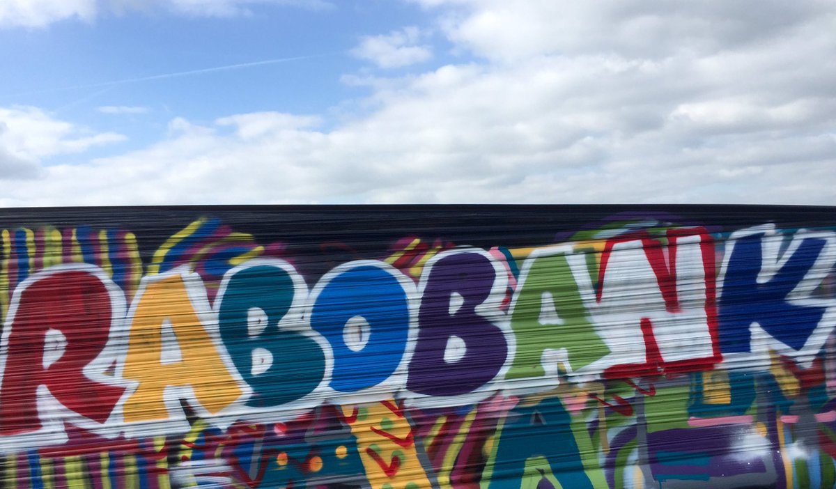 JohnRaijmakers's tweet photo. Nieuw beeldmerk van #Rabobank ? Van de gebaande paden, creativiteit en kleurrijk! #graffiti #teambuilding https://t.co/u2cgBrRDHL