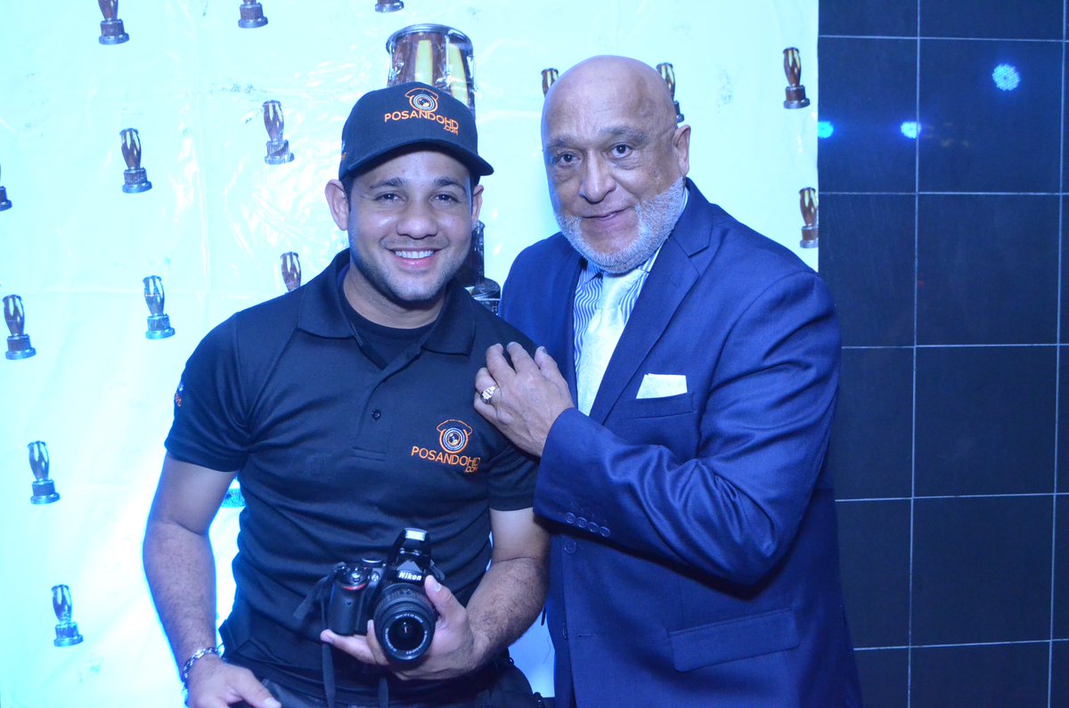En <a href="/premiosconga/">Premios Conga</a> mi Amigo #eugenioperezsalsa #fotografodelasestrellasjoe <a href="/Posandohd/">PosandoHD.com</a>