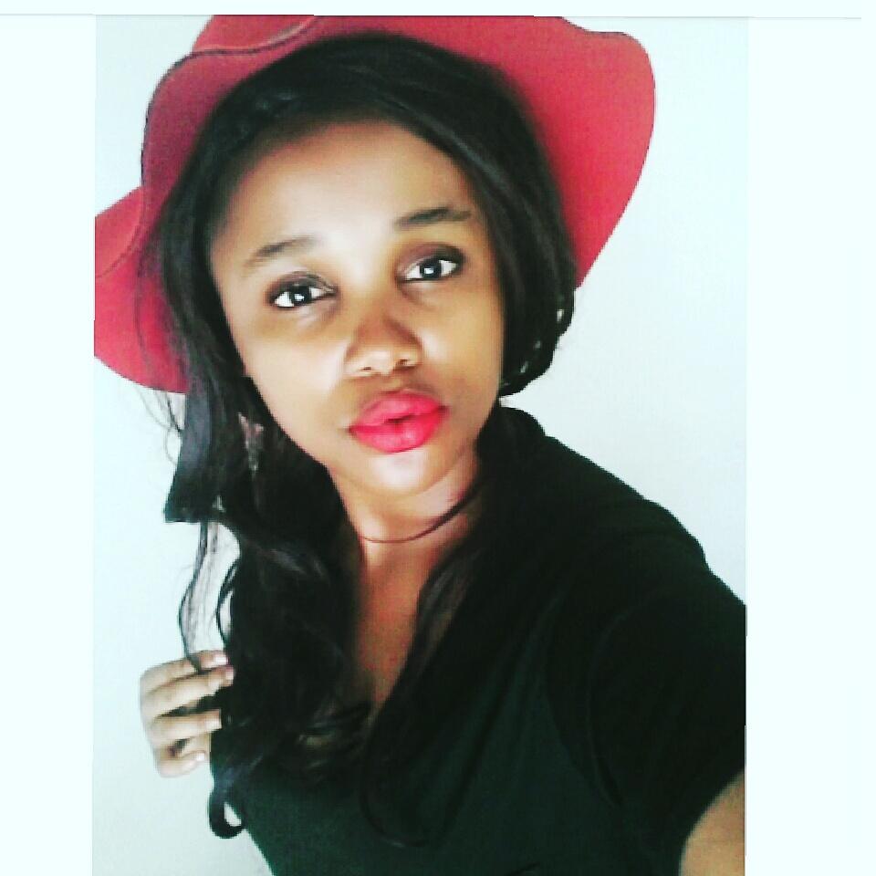 Gee_Mo19's tweet photo. Two different people 💅 https://t.co/KqrJREaaTT