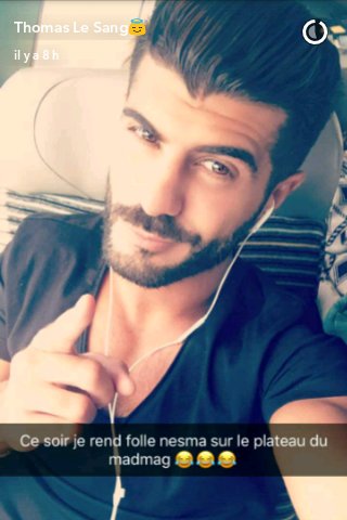 thomaslesanges9's tweet photo. #PHOTOS : @TomLMSA ce matin dans le train sur snap. #LesAnges9 https://t.co/IUyAAIxxjq