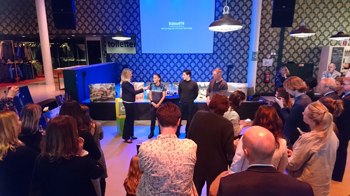 MGarconius's tweet photo. Eerder bij de lancering van #Editie070. En ik vertel over mijn @WeHagueapp vlogs https://t.co/LOSf7XxOAd #vloggers #thisisthehague #denhaag https://t.co/DcsBAPOdXJ