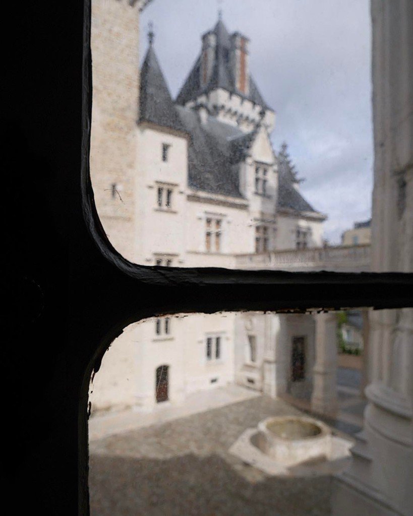 ElviaFouet's tweet photo. #FenetreSurCour au château de Pau entièrement refait au XIXe siècle afin de raviver la mémoire du #BonRoi Henri IV… https://t.co/EHQfSebB8T https://t.co/gFDu30ZSru