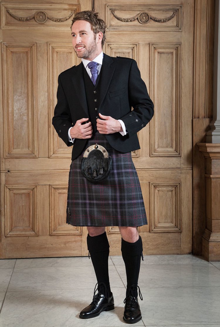 I support men in kilts. Because tradition. Obviously.
