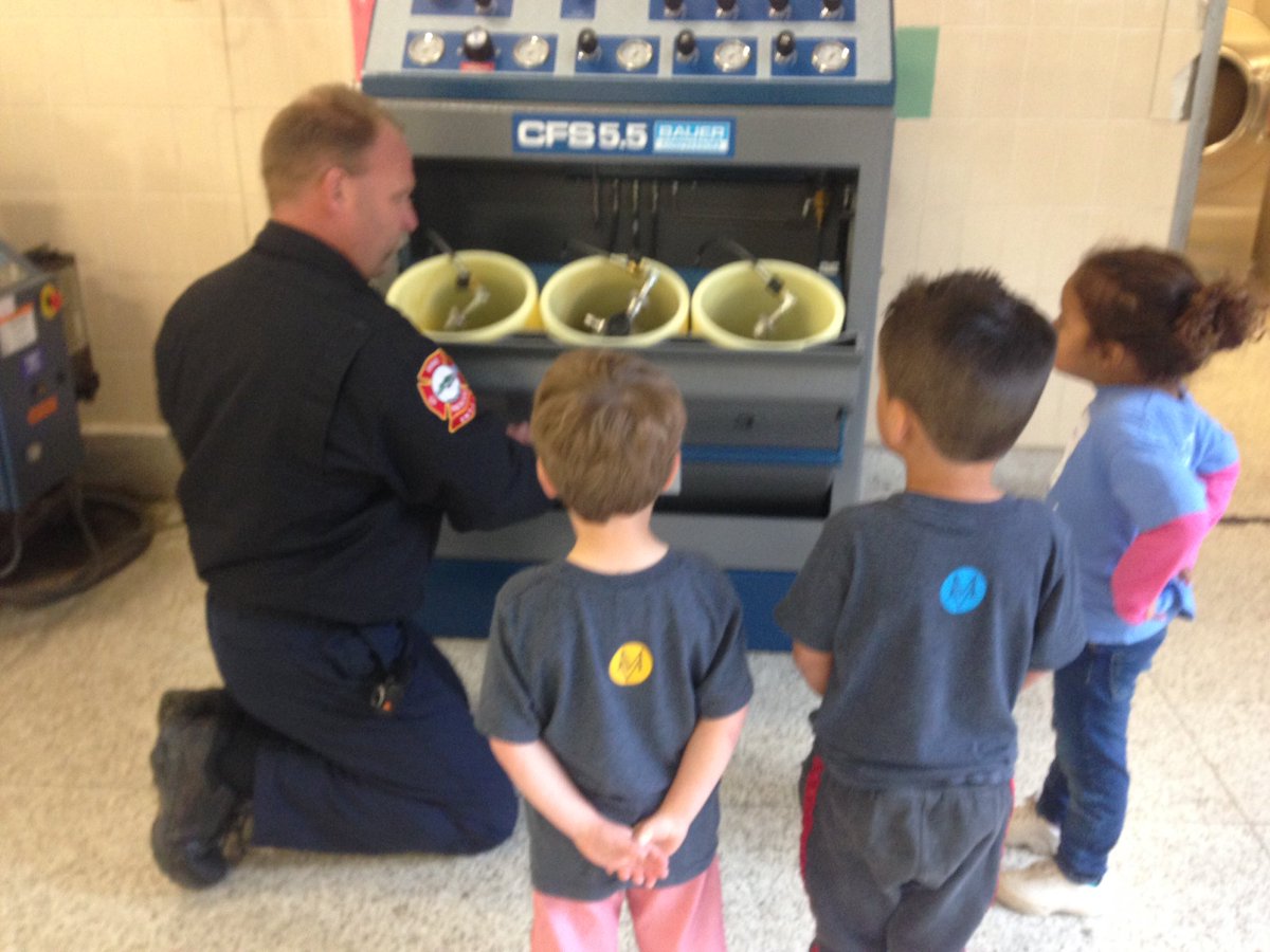 SacevedoMVPS's tweet photo. We got to measure and sketch an air compressor!  We even got to see one of the air tanks being filled up! #mvlittles #firestationproject https://t.co/VEp8meH6PR