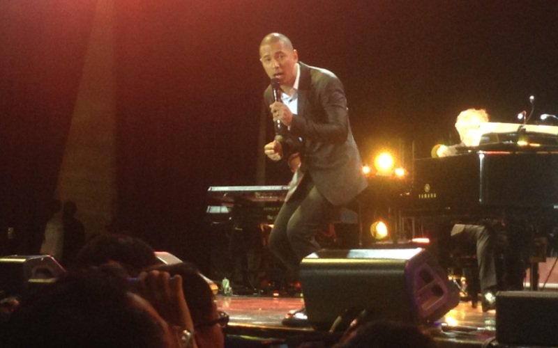 Bawakan Lagu Firasat, Marcell Siahaan Dipuji David Foster okz.me/CXTqJ