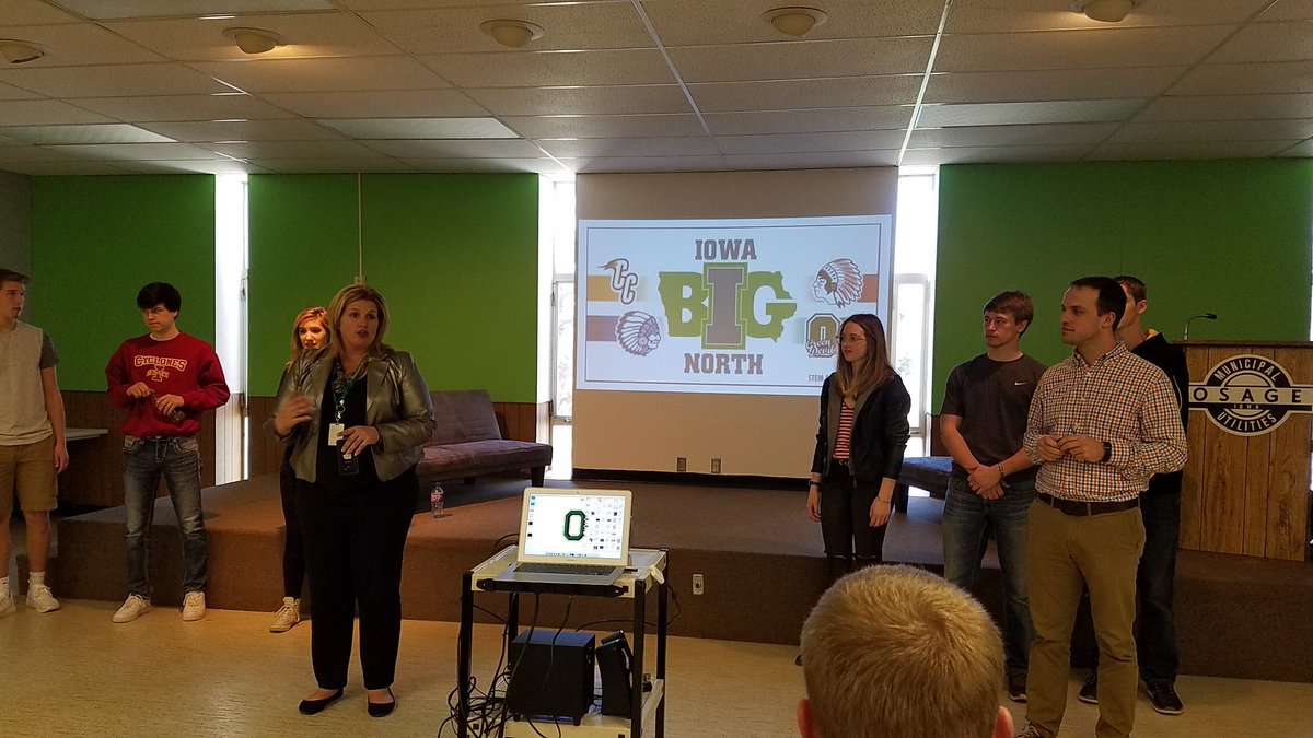 leightonsmithia's tweet photo. @IowaBIG , @tracepick your legacy grows and knows no bounds! Education innovation #Lfsthis #LeadershipIowa @LeadershipIowa https://t.co/0Uzo0tsSbA
