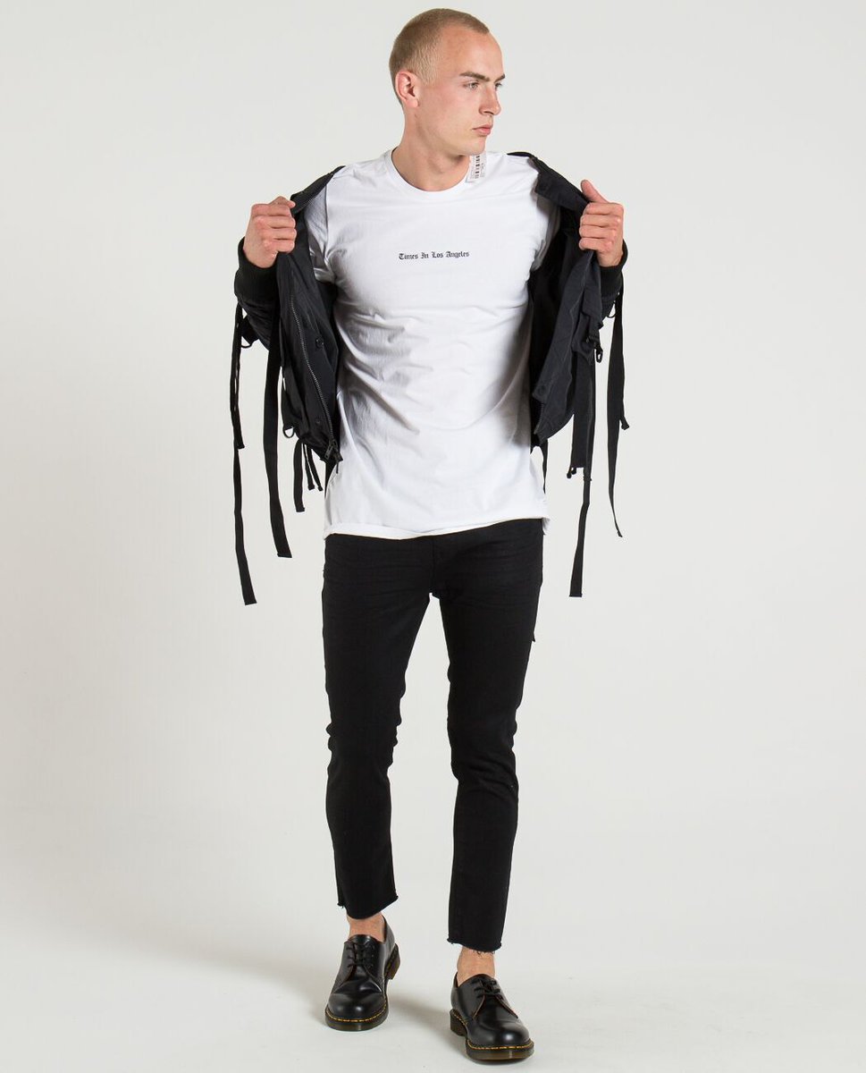 You have to experience The Flex Strapped Bomber's details from every angle 📐

Shop @stampdLA Here:
ow.ly/H6lr30aBcUr