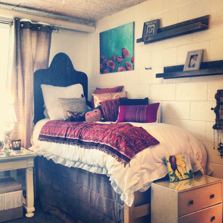 VT_2021's tweet photo. 50 Cute Dorm Room Ideas That You Need To Copy (and where to buy EVERYTHING) https://t.co/bqH5Bzaox8 https://t.co/1nNJWuRYvp
