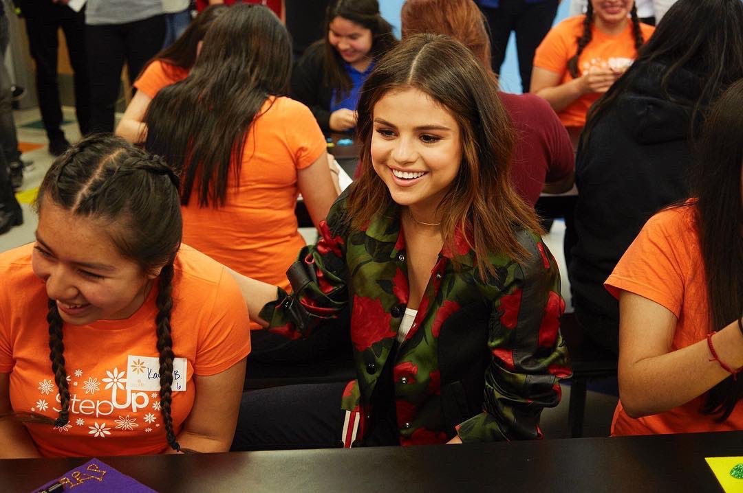SMGupdatesTR's tweet photo. "Hepiniz daha fazlası olabilirsiniz. Hayallerinizden asla vazgeçmeyin." - Selena Gomez  #SelenaxStepUp #CoachxStepUp. https://t.co/wjNPbqVmXX