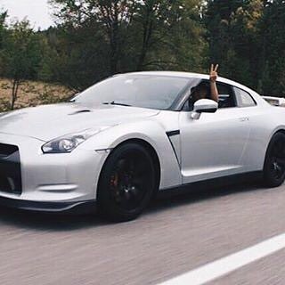 ManiacCars's tweet photo. Reposting @drivenh:
Awesome Godzilla shot from @childhersbote1971!
#DriveNH #Nissan #GTR #Nismo https://t.co/rcBaIglMq9 https://t.co/014DCZ31vG