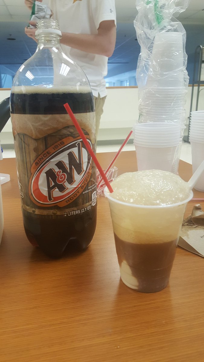 UT_NRHH's tweet image. Come get your floats! We're in P-Hall until 4:30pm!