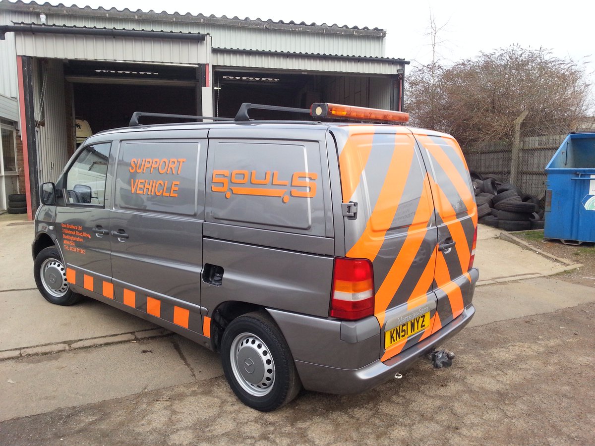 PrecisionSigns_'s tweet image. #rugbyhour want your brand to stand out? @PrecisionSigns_ design print &amp;amp; install to ANY vehicle, we come to u #wewillbeatanylikeforlikequote