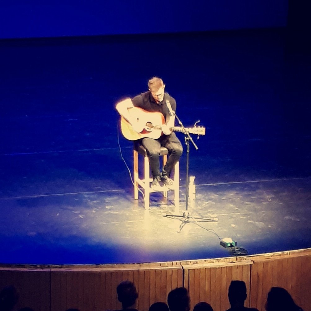 Stir_WaterPolo's tweet photo. We are so proud of you. Think you're better at singing and playing the guitar than you are at playing waterpolo #SUDCLetsDance https://t.co/cuxsXlx3ff