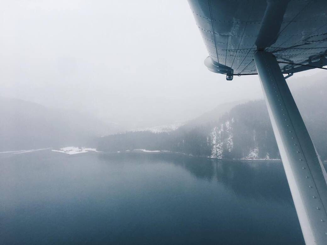 AlaskaSeaplanes's tweet image. Passenger @Lizziak shares a capture of a calm reflection from aboard.
