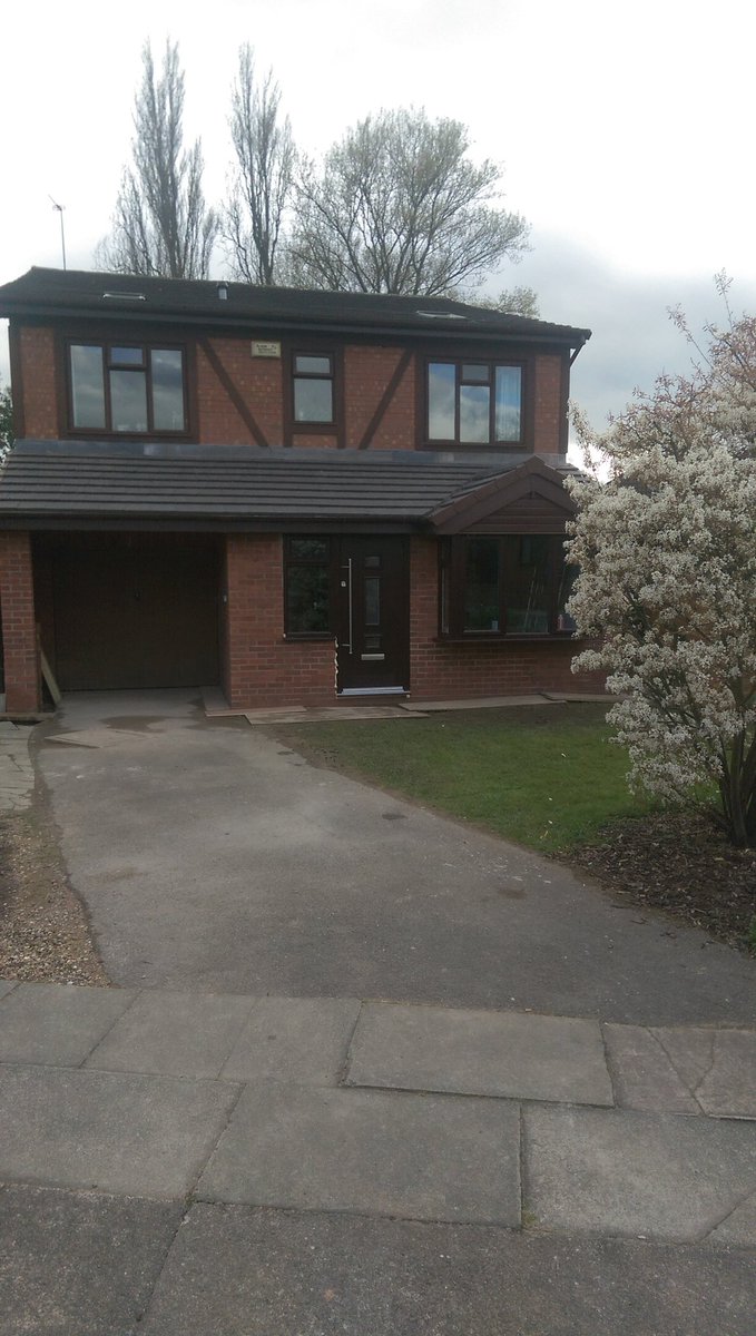 intsolution's tweet image. Bay window and composite door in place almost there L19