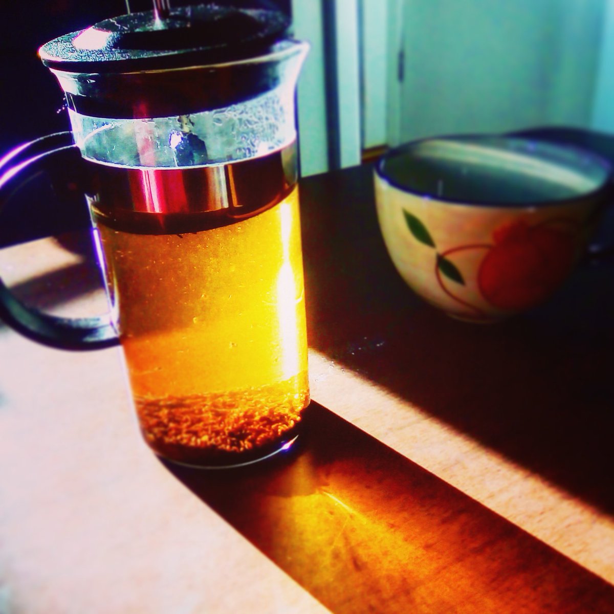 CodonoDesign_NZ's tweet photo. #おはようございます 。 #ニュージーランド では #セイロンティー が良く飲まれています。邪道ですが #プランジャー で蒸らして飲む私。#朝 #紅茶 #海外 #光 #写真 #クライストチャーチ #vianewzealand #light
#chaui #christchrch https://t.co/XErajEnrlJ