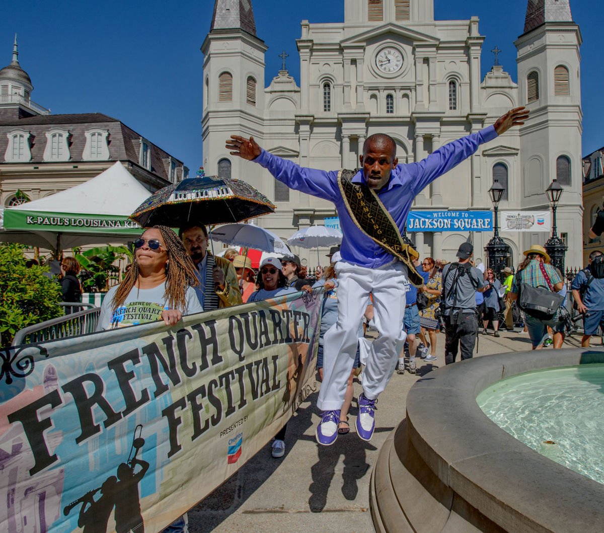 theadvocateno's tweet photo. 2017 French Quarter Festival gets underway with picture-perfect weather, ageless fans https://t.co/Uf3KOcTo2o https://t.co/0jWPfhkR46