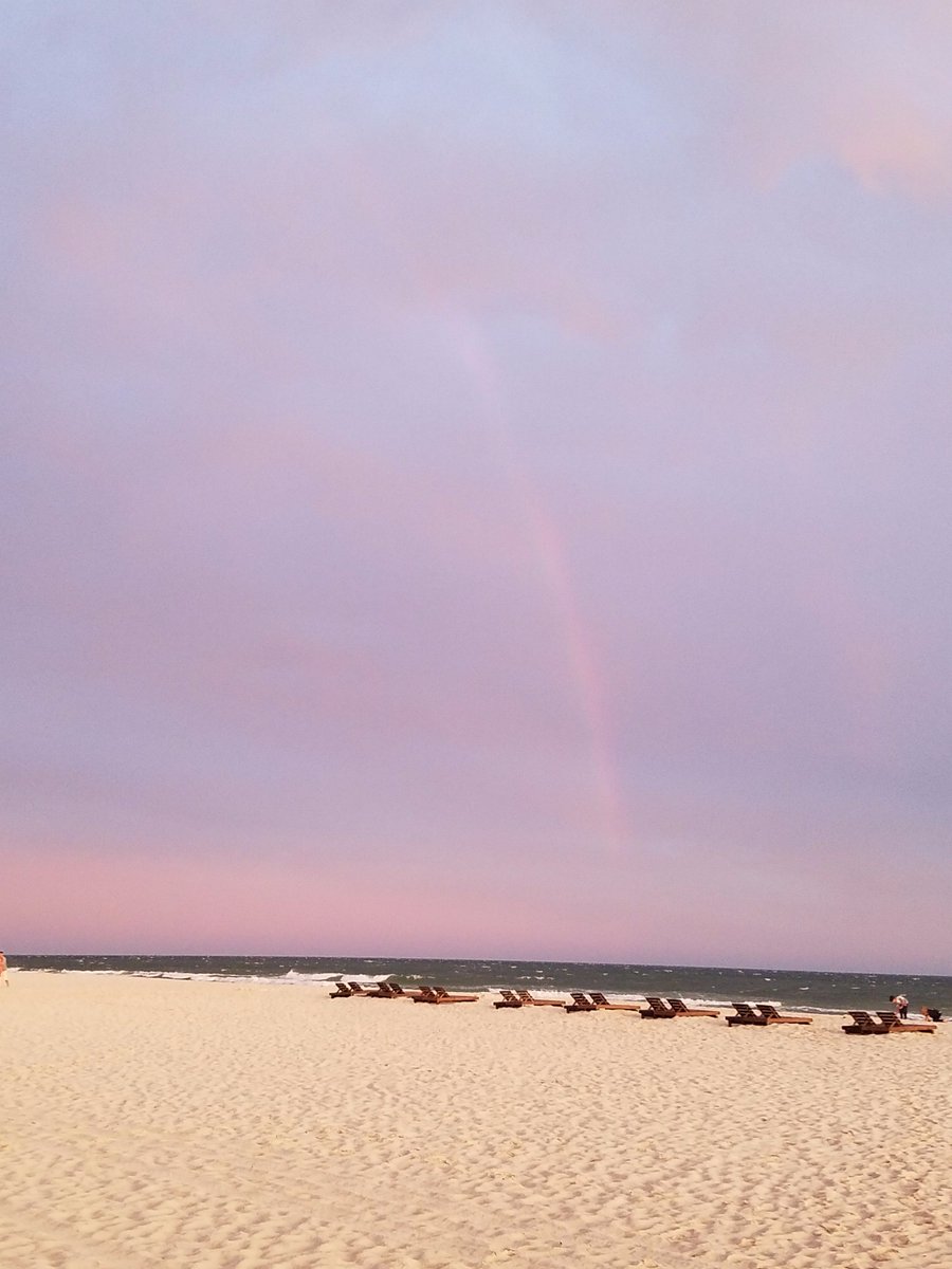 Rainbow after the storm.
Bluelizardbeachrentals.com