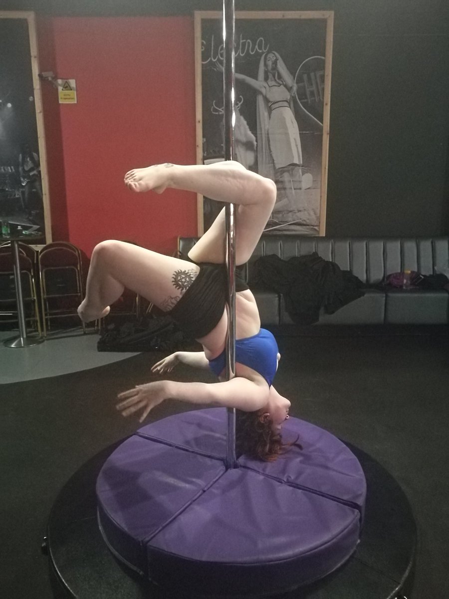 UCLanPole's tweet photo. So proud of 3 of our ladies at pole tonight! Hit our gemini holds well and beautifully! Well done ladies onwards and upwards!!! #polelove 💛 https://t.co/1CuFIi0xI5