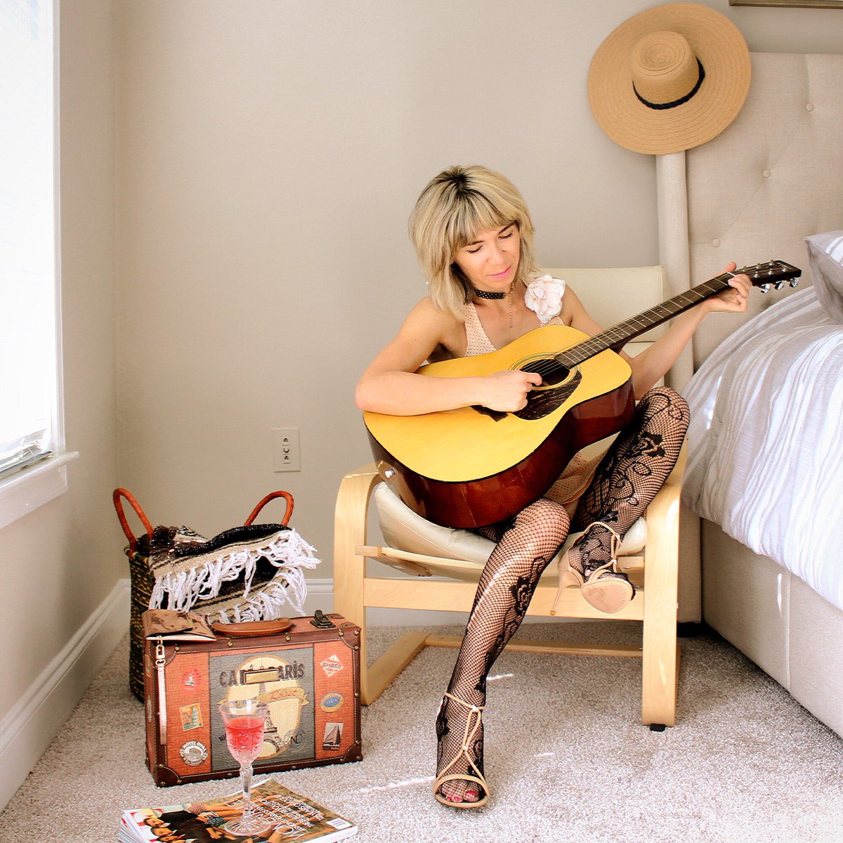 Day dreaming 🌴☀️😉 Lace tights on timefortights.com  - Free shipping on with a promo-code #Timeforshipping ☀️ Valid April 30th 2017