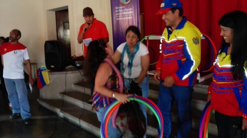 VCEUPAltoMir's tweet photo. Dotación de Material Deportivo #AltosMirandinos @NicolasMaduro @JauaMiranda @JEHYSONGUZMAN @WilliamsMacondo @machadoluis99 @ZEAltosMir https://t.co/B27H2aqDsU