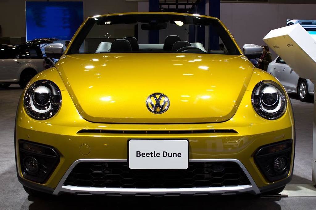 vwofrichmond's tweet photo. #ThrowbackThursday to this #VW #Beetle #Dune at the 2017 #VIAS #VIAS2017 #VanAutoShow #VW #Volkswagen #fb https://t.co/9YyDYAunva https://t.co/npHFNJR7vt
