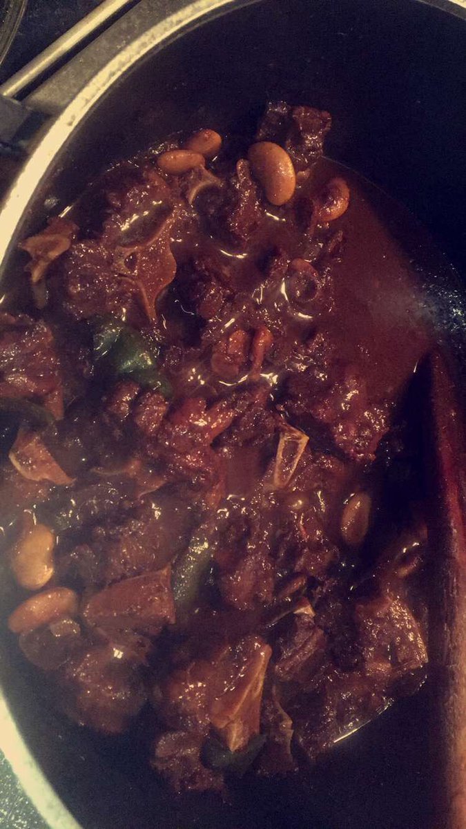 Just finished making some oxtails which my snap family enjoyed watching Ayomaurice