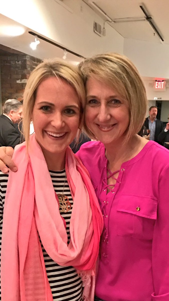 EBMikula's tweet photo. Quality Summit with this quality leader. #hcacap #hcarichmond @ddw67 https://t.co/9FDdkSv0DR