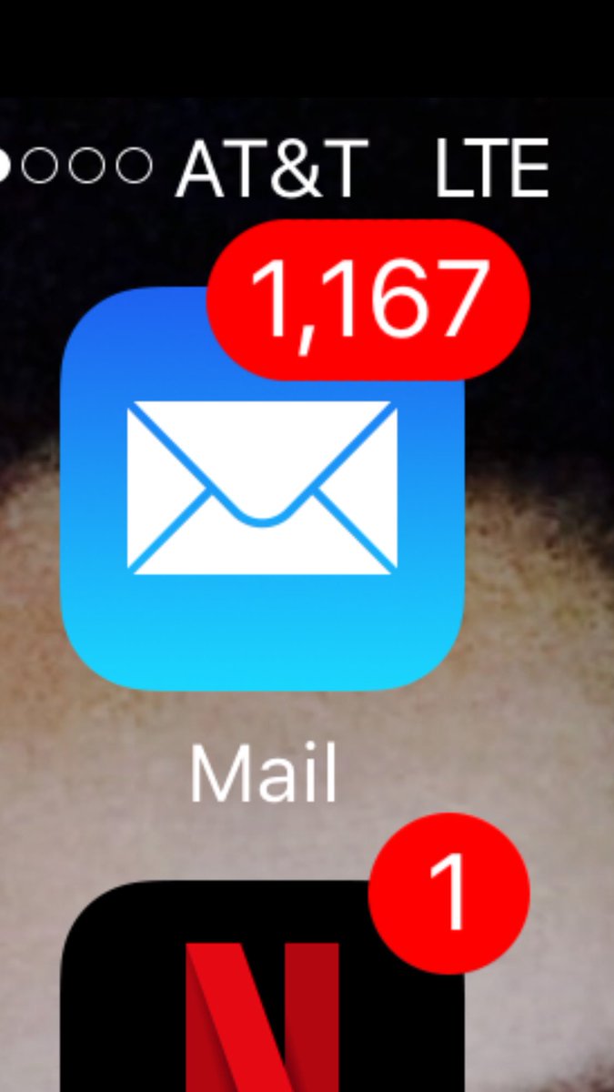 lockKESSmonster's tweet photo. Application/Interviewer: Do you check your email frequently?
Me: Yes
*really me* https://t.co/YoJRjpaSml