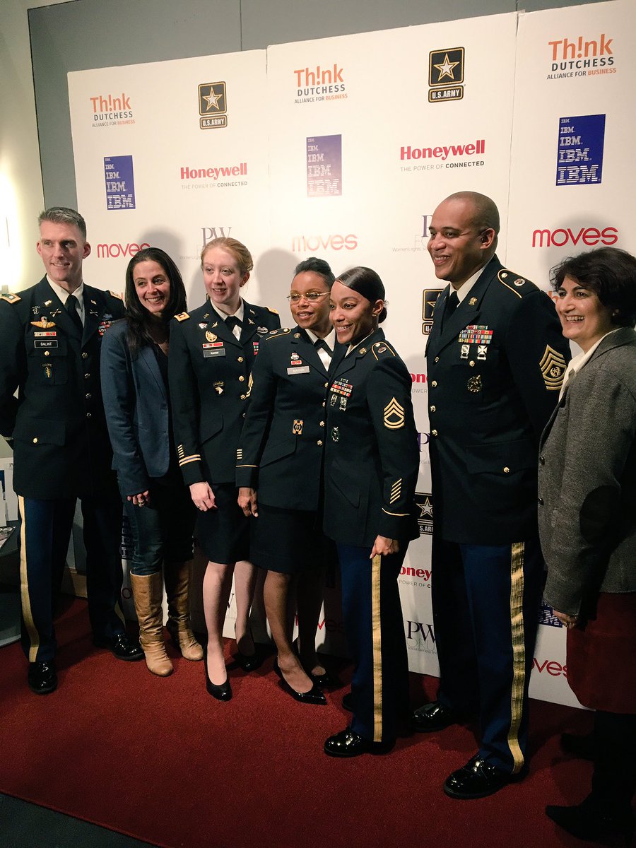 NYMoves's tweet photo. Thanks to the @USArmy for coming to #movesforum and for your continued service. https://t.co/B3itOe4wXr