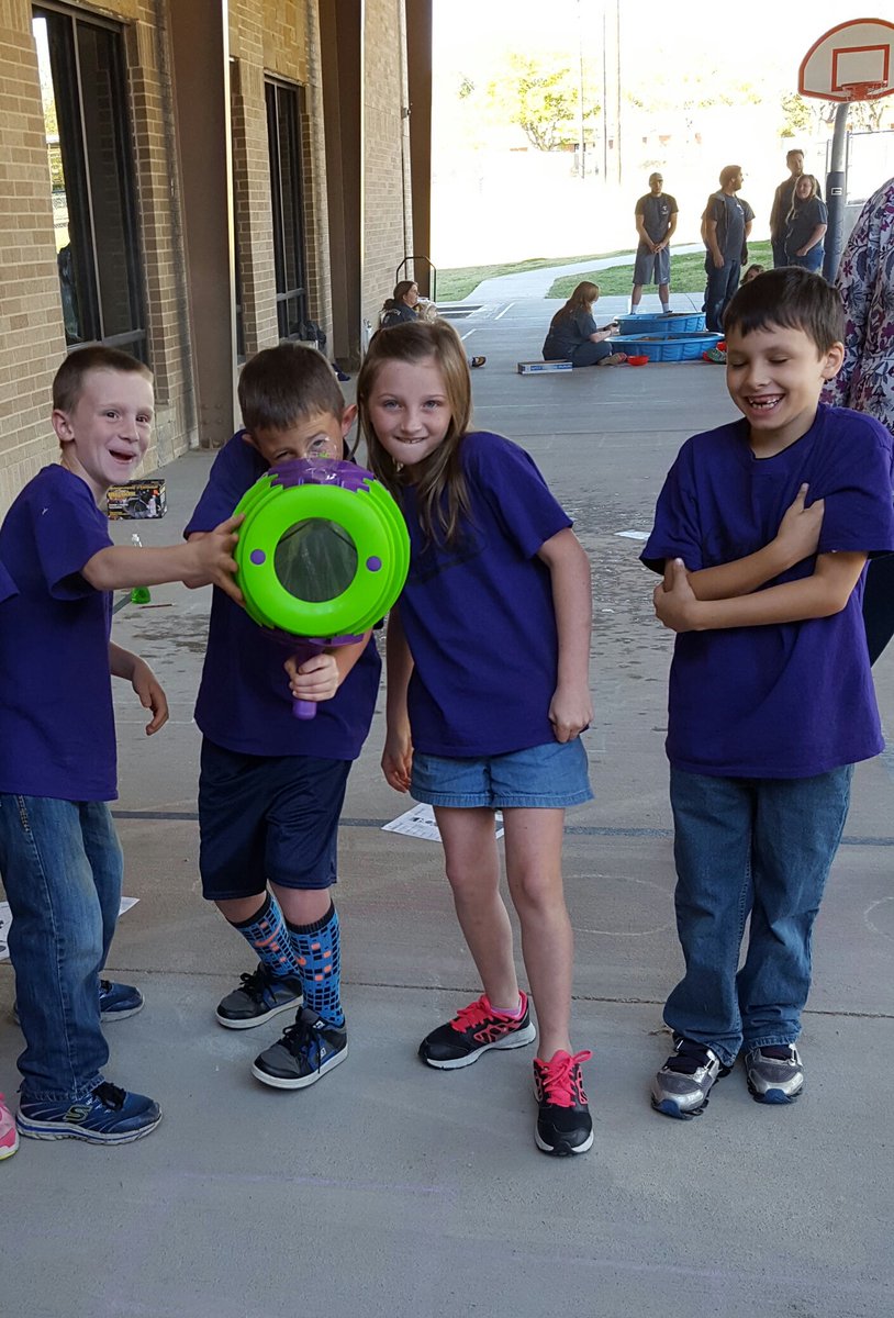 TarletonPrez's tweet photo. My thanks to the 1000s from campuses in Waco, Midlothian, Fort Worth, & Stephenville who inspired all Texans on #TarletonServiceDay17 https://t.co/dKwP8GQbl7