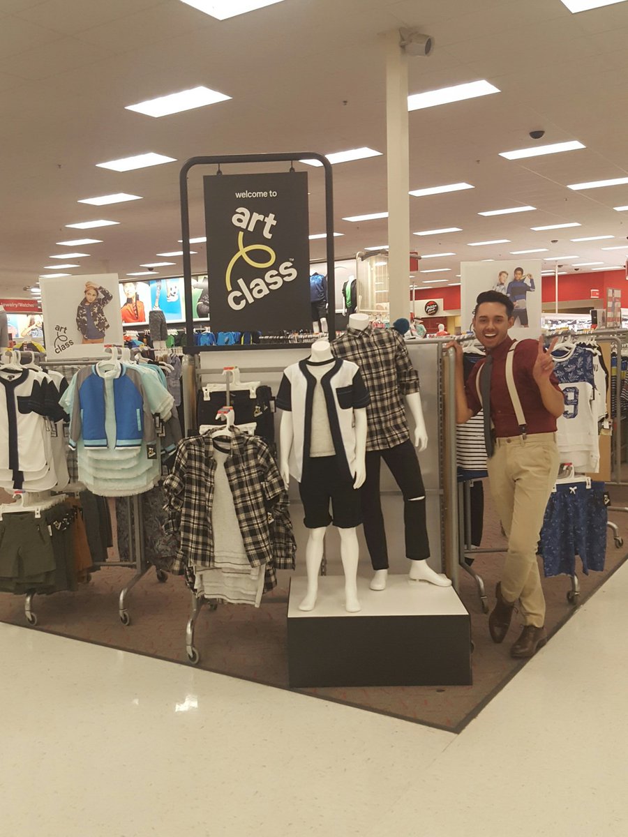 welcoming our newest addition to the style family <a href="/Varick_XXI/">.</a> <a href="/Kevv_Hndz00/">Kevin Hernandez</a> <a href="/JasSidhu246/">Jas Sidhu</a> <a href="/GuenetteMelanie/">Melanie Guenette</a> @tracyacurry1 <a href="/angel_yanke/">Angel</a>  #t2268