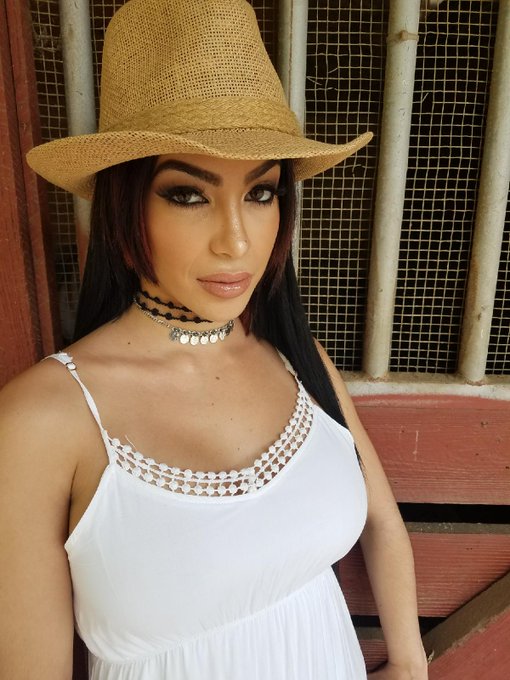 TW Pornstars - I Am KITTY CAPRICE. The latest pictures and videos from