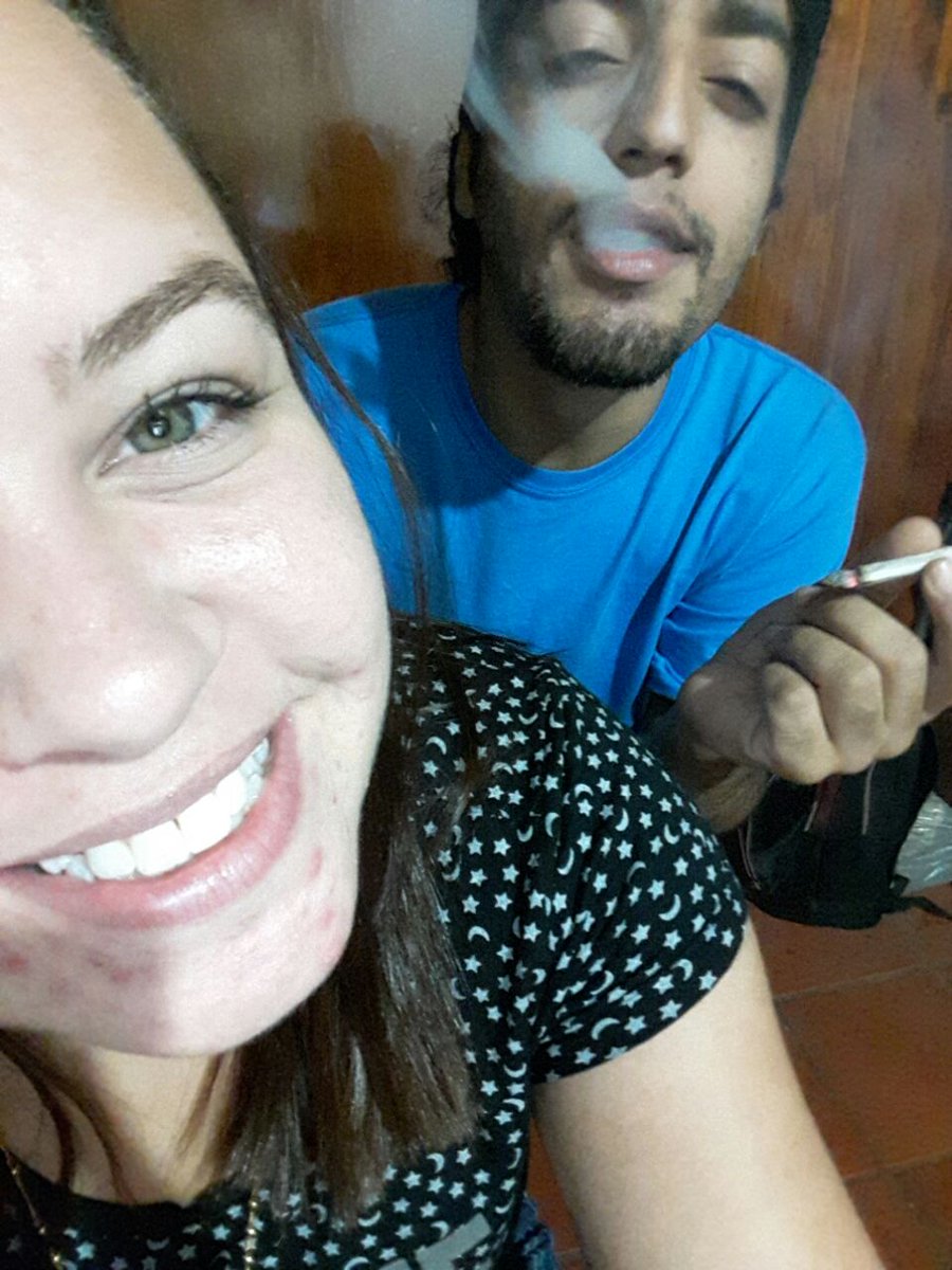 maresouzaof's tweet photo. @ReiJulian_  a nossa loucura alegre meus dias #mano https://t.co/wEDzId9XDY