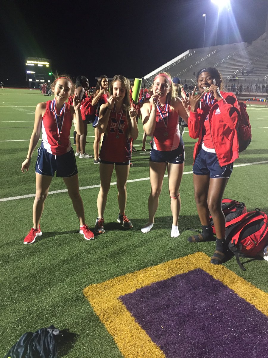 TexanXCTF's tweet photo. JV Girls 4x400 Champs, proud of these youngsters! Future is bright! #TNT https://t.co/cQeS2VbrBd