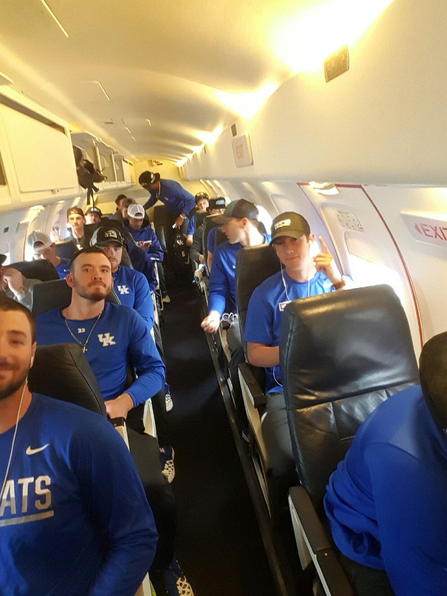 UKBaseball's tweet photo. Wheels up to Starkville! 🛫🛫✈️✈️ #WeAreUK #TEAM https://t.co/BaLE1psRSu