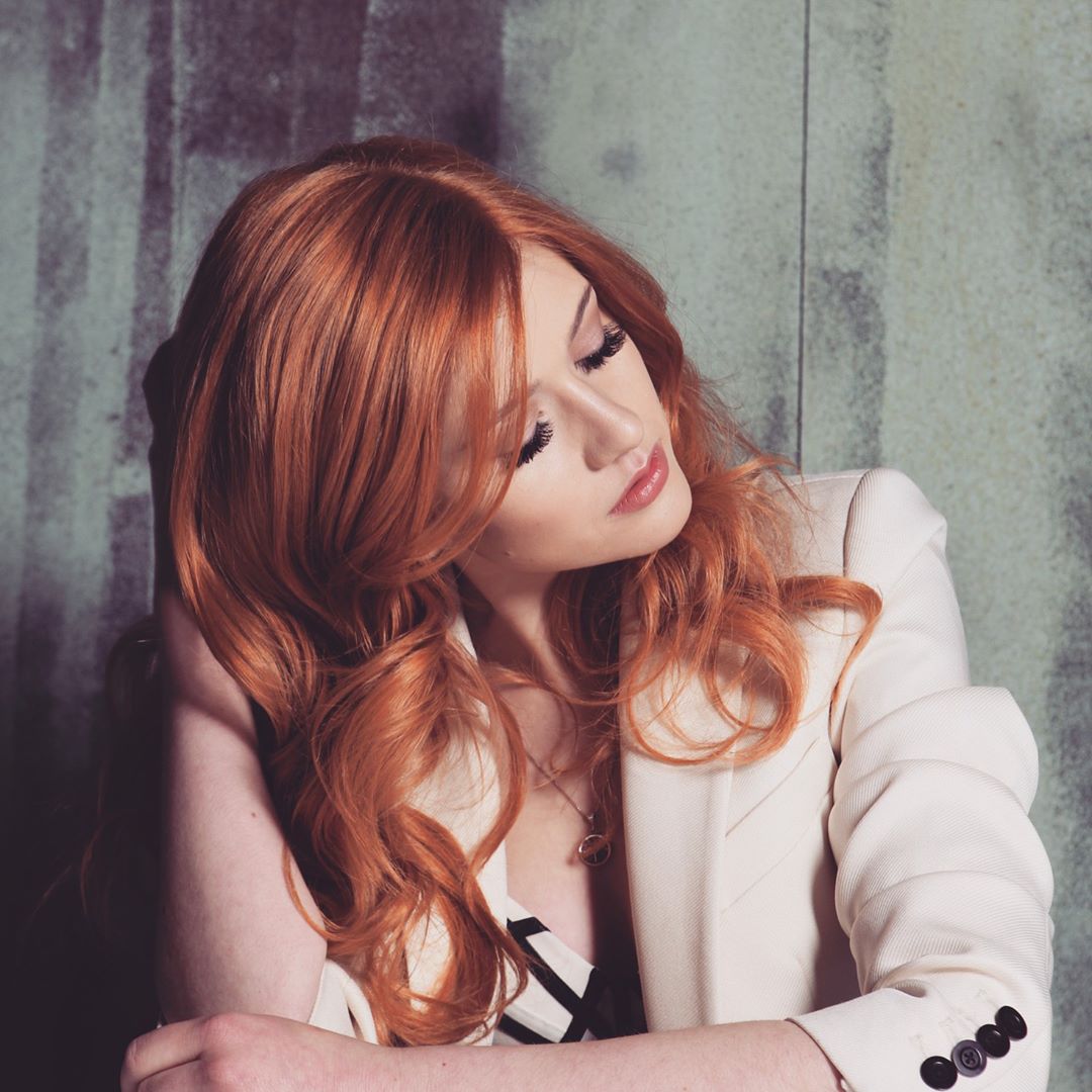 In my room reading my mom last bday card that she give me. Im missing her so much. I hope I have Jace here soon so he can help me with this.