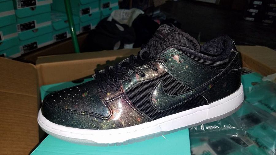 nike sb dunks galaxy