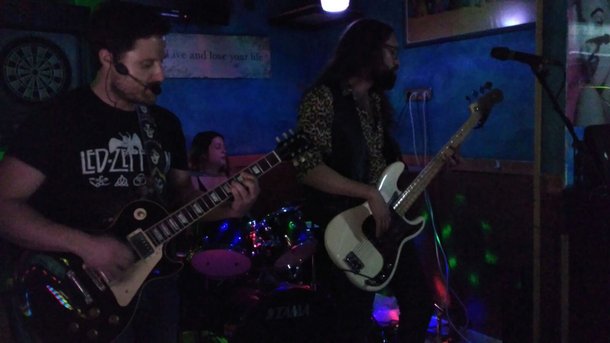 SleepingVillag's tweet photo. Gracias #Blanca @pubmillennium y @topthemoody por la noche! #InTheRye #NosVemosEnLosBares https://t.co/s6yhyWAbpI