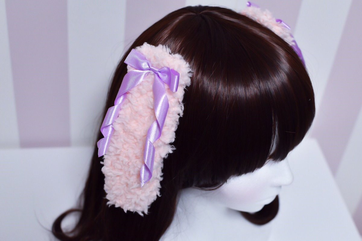 3mimy3's tweet photo. 【デザインフェスタ45両日】いちごみるくみたいな優しいピンクのふわふわうさ耳も販売します🍓甘々にしたいかたはこちら🌸ゆめかわ好きな人におすすめです(Ｕ ∩'ᴗ'///Ｕ) 写真の他に、濃いピンクと赤のリボンもあります🎀 #デザフェス #designfes https://t.co/hdUp3trJKg
